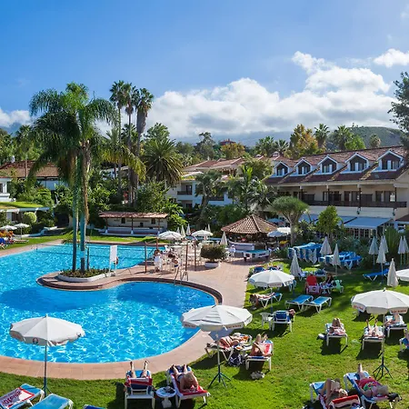 Parque San Antonio Hotel