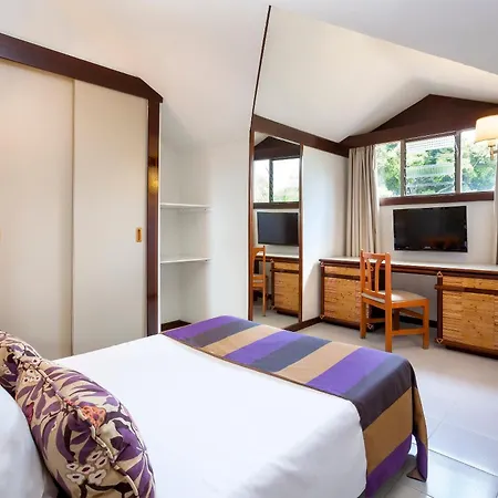 Parque San Antonio Hotel