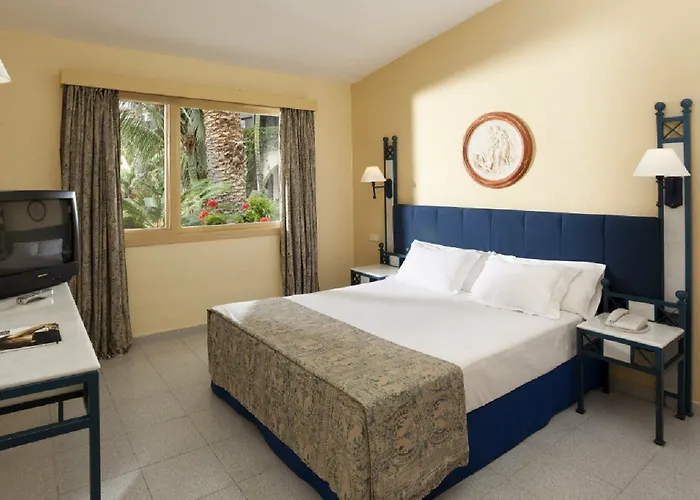 Отель Radisson & Residences Tenerife - Adults Only 5*